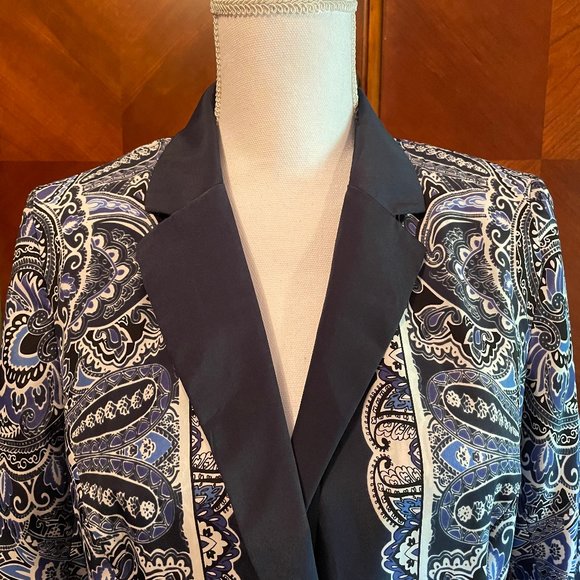 "Apt. 9" Beautifully Designed Jacket - Picture 2 of 4